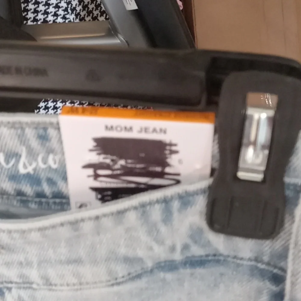 - NWT Style & Co vintage straight high rise slimming pocket faded jeans 24W - Picture 4 of 7